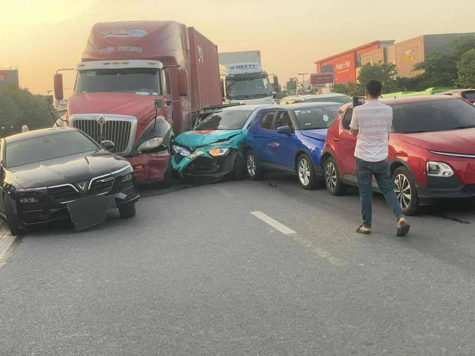 Tai nạn liên hoàn tại Big C, Long Biên