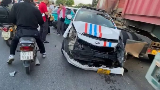 6185924689738715275 (5) Tai nạn liên hoàn tại Big C, Long Biên